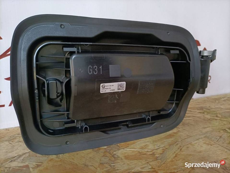 BMW 5 G31 KLAPKA GNIAZDO WLEW PALIWA 51179477756 Pozostałe wielkopolskie