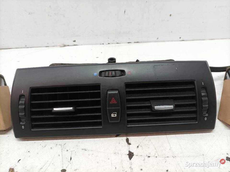 KRATKI NAWIEWU ŚRODKOWA LEWA PRAWA KOMPLET Bmw Rok produkcji 2009 sprzedam