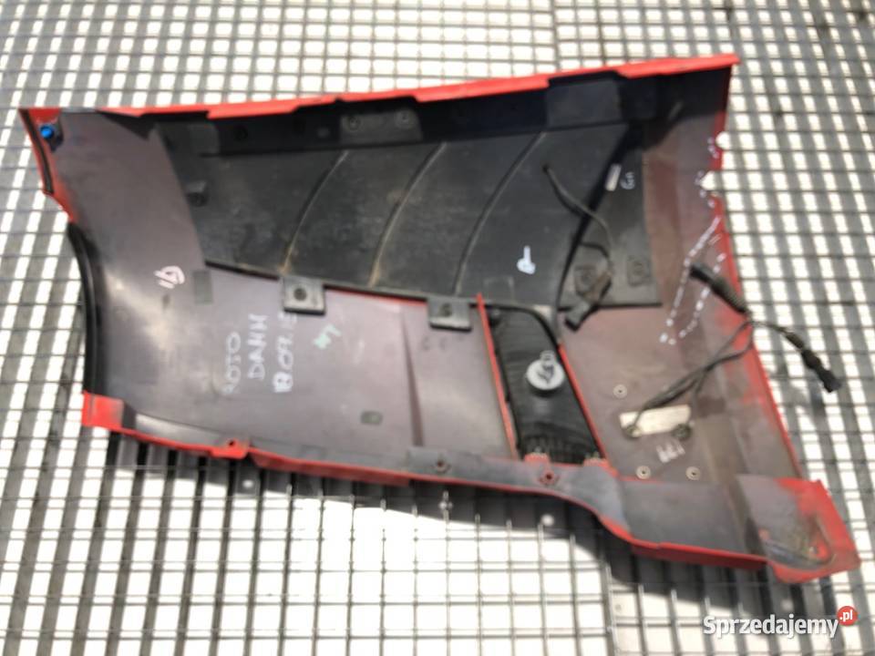 NAROŻNIK KABINY PRAWY RENAULT TRUCKS D CZERWONY