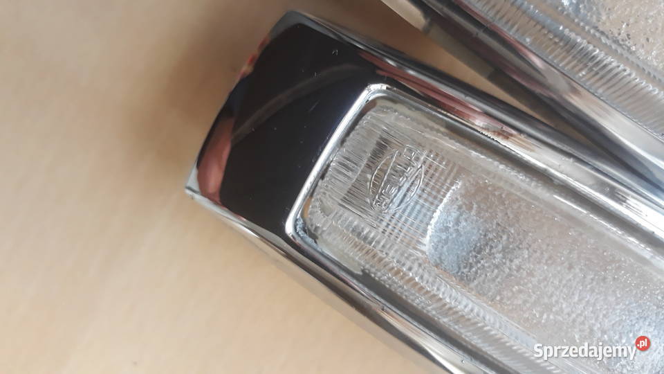 Lampka wewnętrzna kabiny dachu Mercedes W 108 W osobowe Bukownica sprzedam