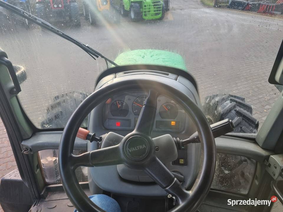 Valtra N121 TUZ MF 6290 Valmet 6100 T120 Sisu Valtra Laskowiec