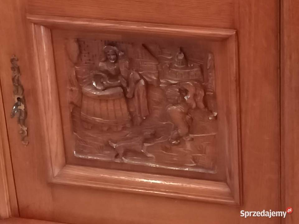 Kredens drewniany rzeźbiony Chorzów