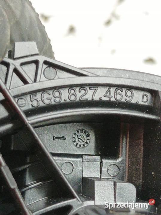 KLAMKA ZEWNĘTRZNA KLAPY BAGAŻNIKA 5G6827469F VW osobowe