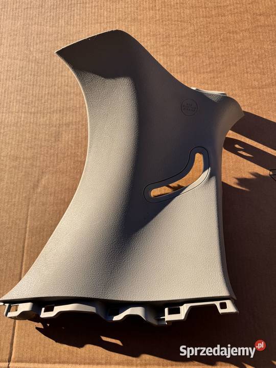 Osłona tylnego lewego słupka Toyota Yaris III Rok produkcji 2011 Brzesko