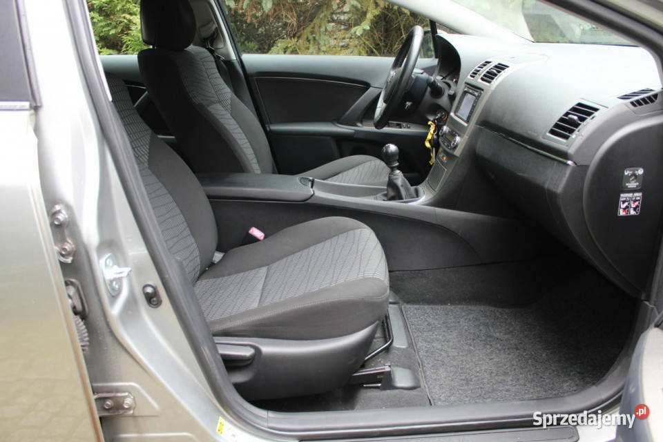 Toyota Avensis 147 Benzyna Przebieg 96 Sedan III tempomat Lubań