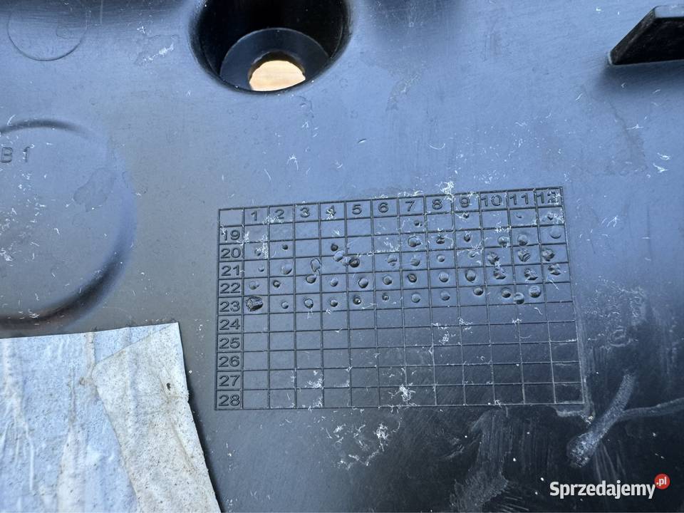 Grill atrapa chłodnicy stelaż renault kangoo IV