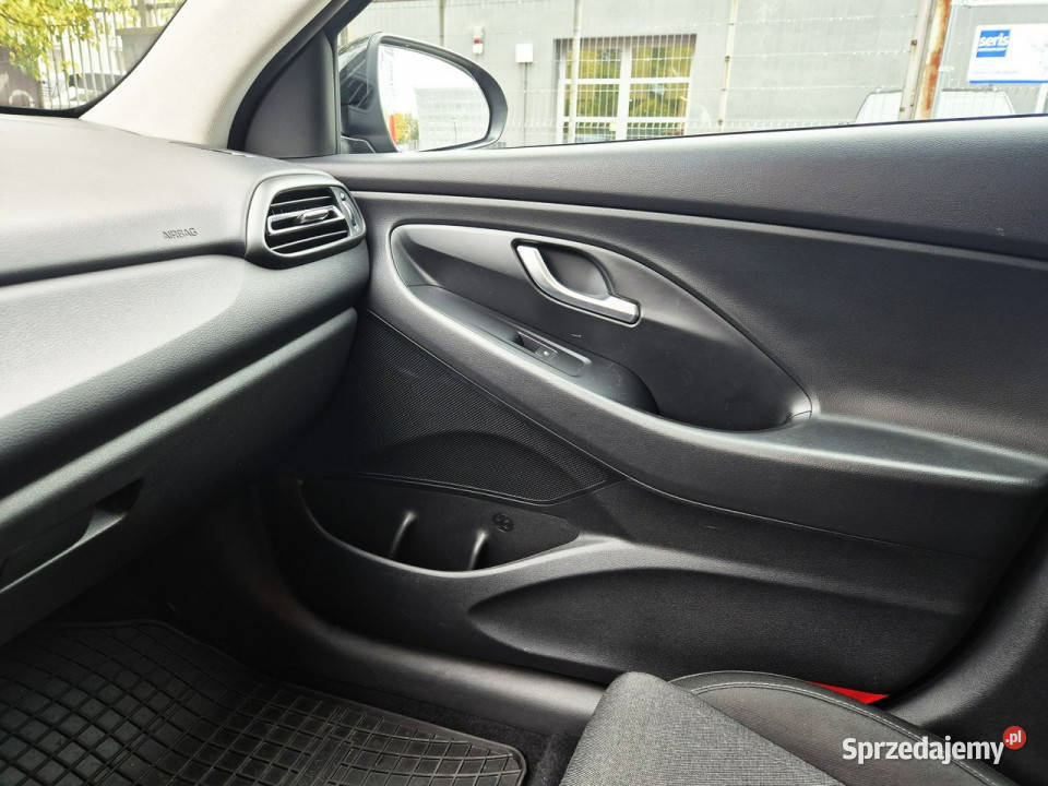 Hyundai i30 10 TGDI 6MT 120 WersjaSmart Pakiet pełny VAT Łódź