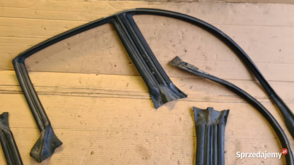 Subaru Legacy 3 BH5 uszczelki szyby ramy drzwi Legnica sprzedam