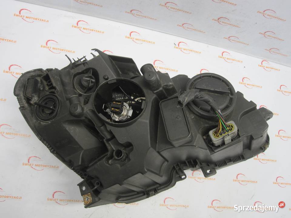 MERCEDES C KLASA S204 W204 10r lampa lewa przód osobowe Kielce