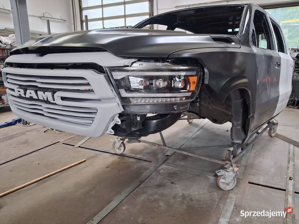 Kabina Ram 1500 CrewCab V generacja 2020 r pomorskie Sierakowice