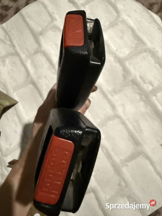 Wpinki pasów foteli BMW e24 Mszana