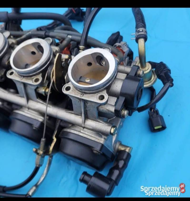 Yamaha R1 RN09 0203 RN 09 PRZEPUSTNICE WTRYSKI Układ paliwowy