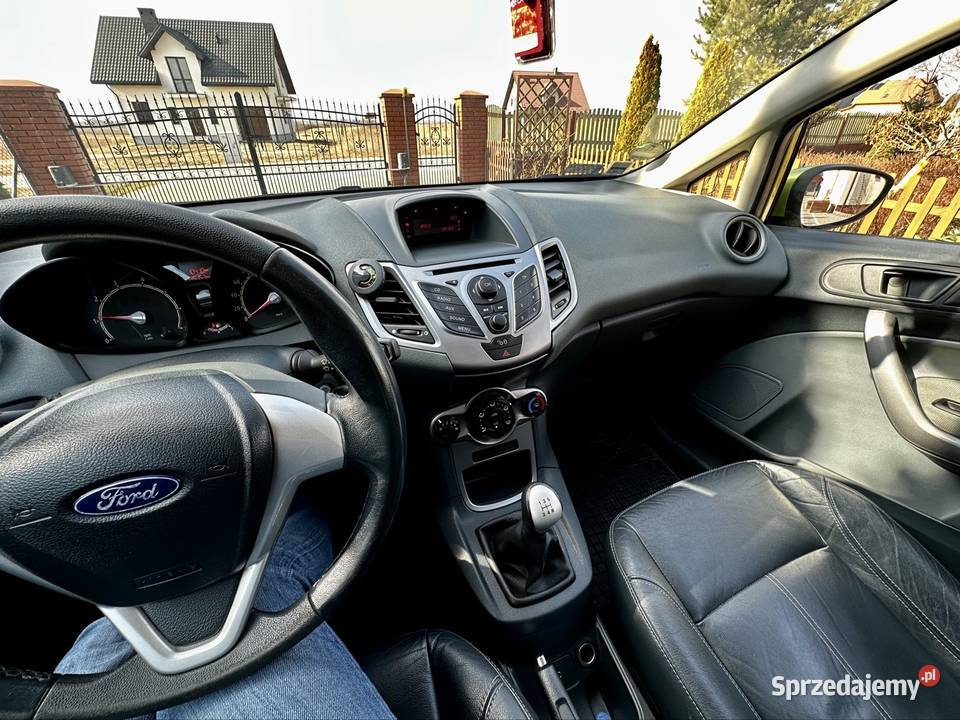 Ford Fiesta 14 benzyna niski przebieg Wszystko wspomaganie kierownicy Fiesta