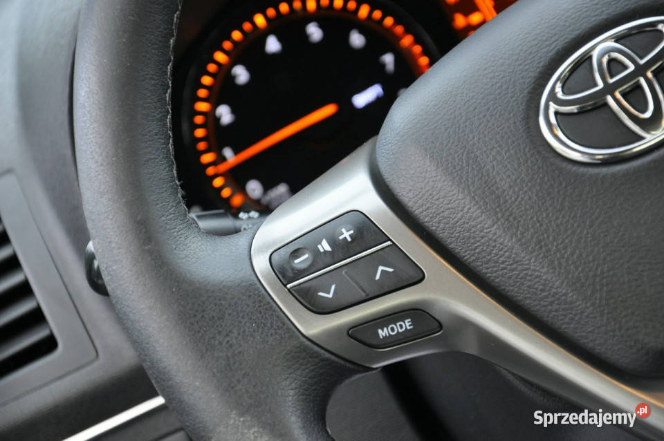 Toyota Avensis Toyota Avensis 18VVTi 147 Węgrów