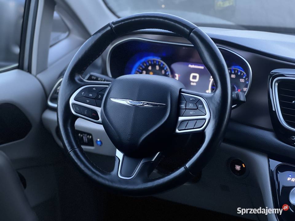 Chrysler Pacifica 2017 wielofunkcyjna kierownica Samochody osobowe Warszawa
