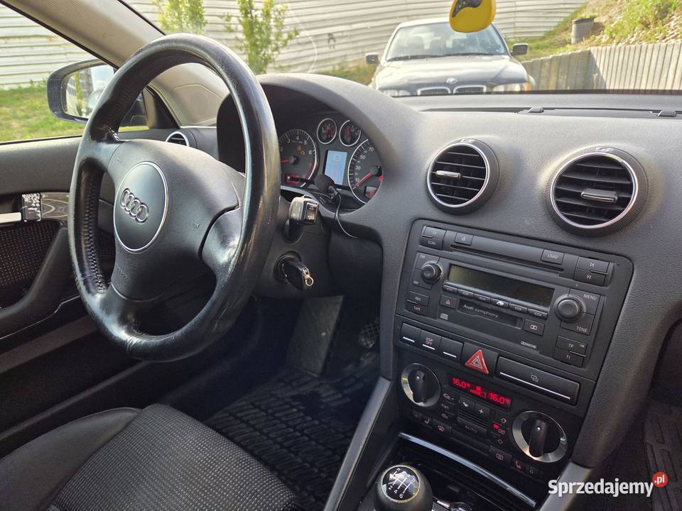 Audi A3 8P 20 FSI 3d uszkodzony Lublin