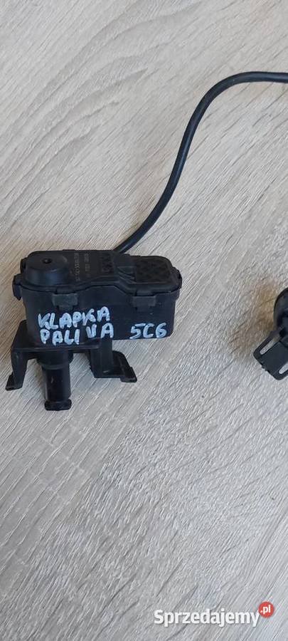 Siłownik klapki paliwa VW JETTA VI 5C6810773B osobowe Szczecin sprzedam