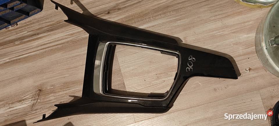 PEUGEOT 308 II T9 1321 RAMKA OSŁONA LEWARKA Motoryzacja Siechnice
