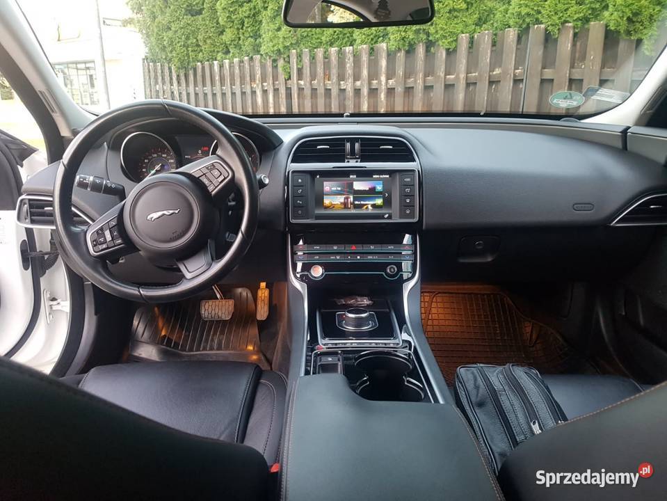 Jaguar XE Prestige 2016r 2l diesel Łódź