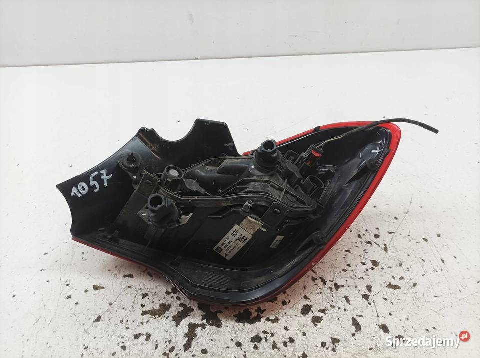 LAMPA TYŁ LEWA 3D EUR 39068625 Opel Corsa V 2014 Lampy tylne