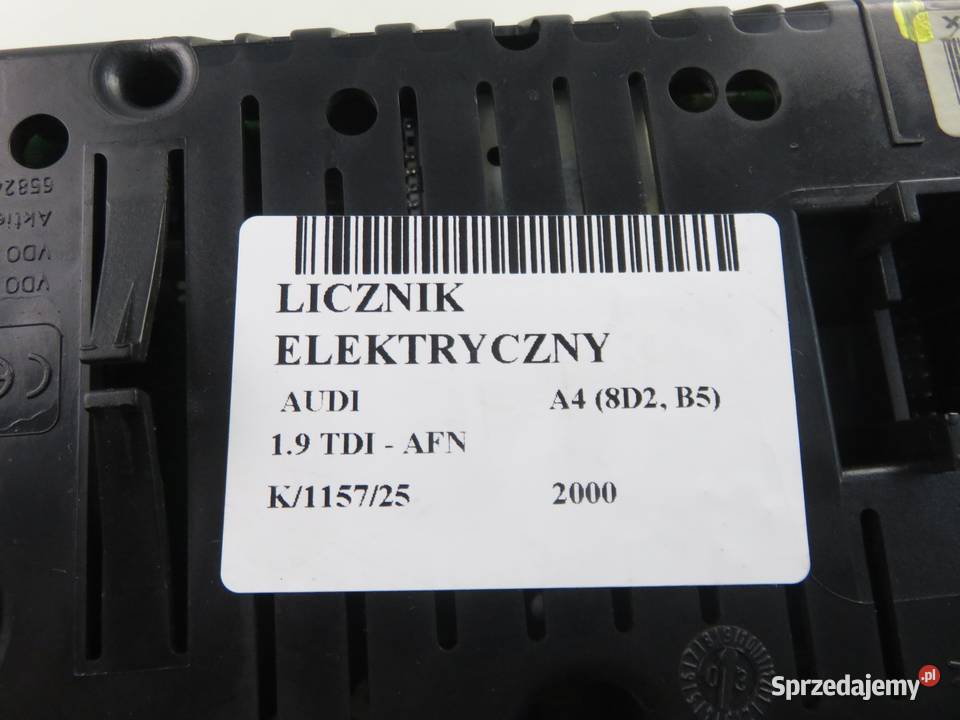 LICZNIK AUDI A4 B5 19 TDI 8D0919881HX Liczniki i zegary