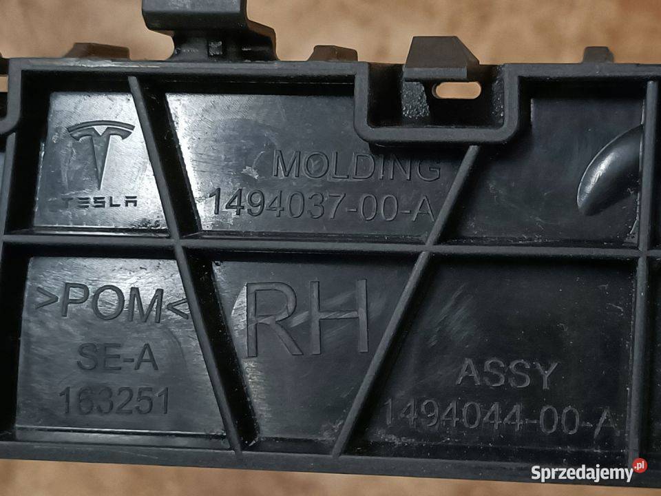 TESLA MODEL Y ŚLIZG ZDERZAK PRAWY TYŁ 149403700A wielkopolskie Pleszew sprzedam