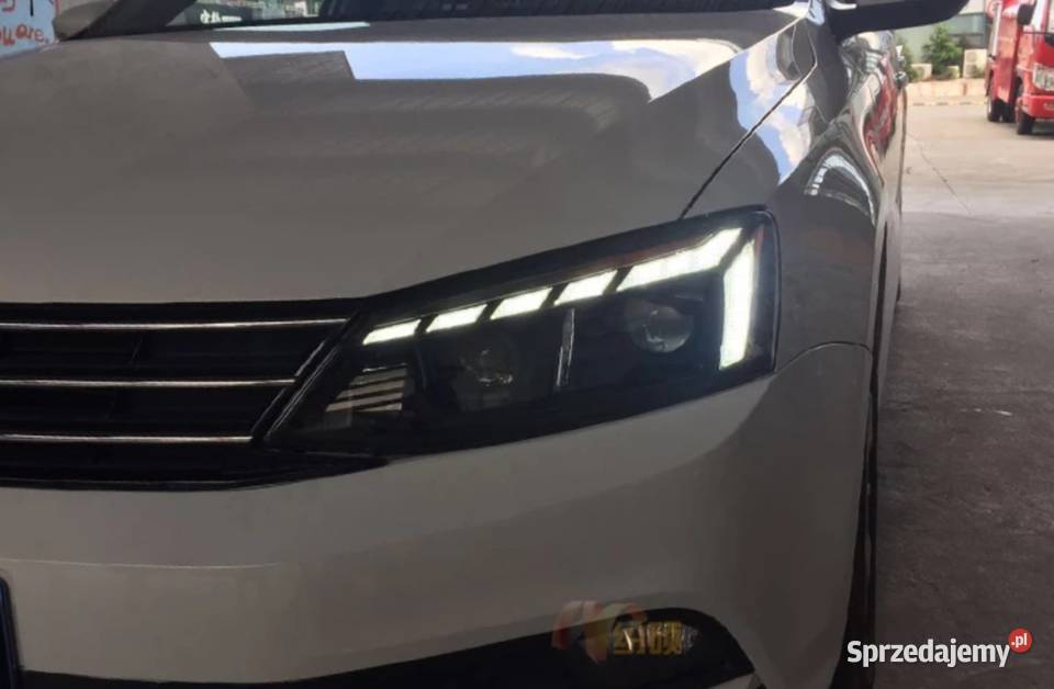NOWE lampy przednie lampa przód VW Jetta 2010 osobowe Bełchatów