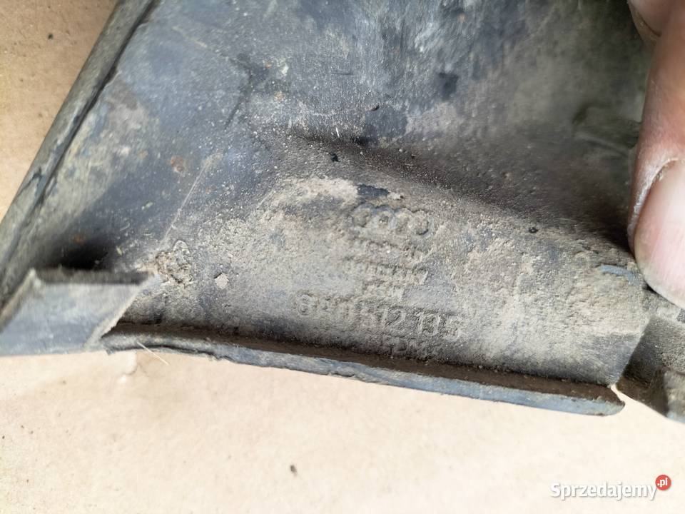 AUDI 80 B4 80B4 OSŁONA ŚRUBY TYLNEGO
