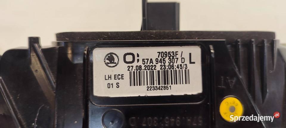 SKODA KAROQ LAMPA LEWY TYŁ W KLAPE 57A945307D dolnośląskie sprzedam