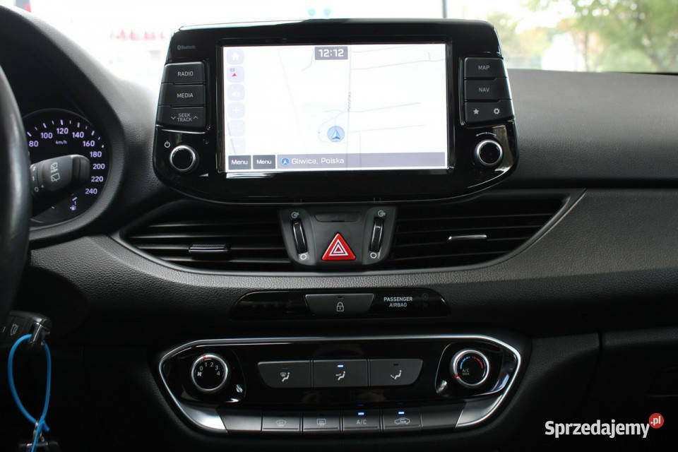 Hyundai i30 Bezwypadkowy maly przebiegBogata benzyna Gliwice
