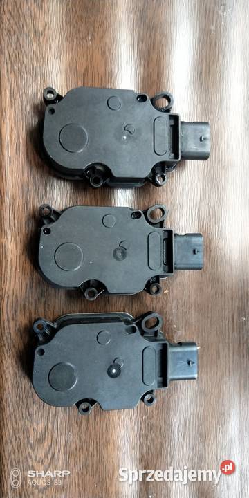 Ford Kuga II żaluzje chłodnicy silniczki osobowe Łódź