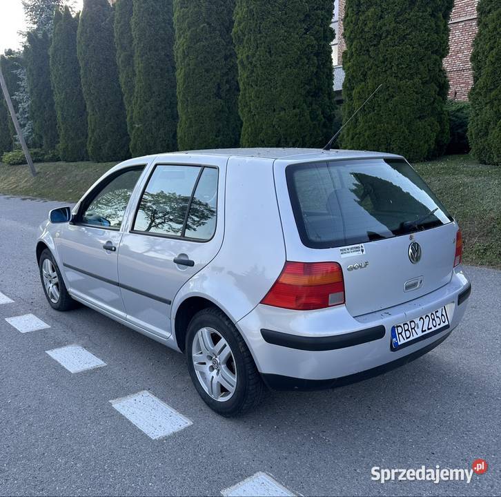 Volkswagen Golf 4 16 benzyna 1998r Pilzno