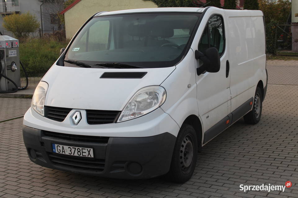 Renault Trafic 20 DCI 2009r Klima Stan czujnik parkowania