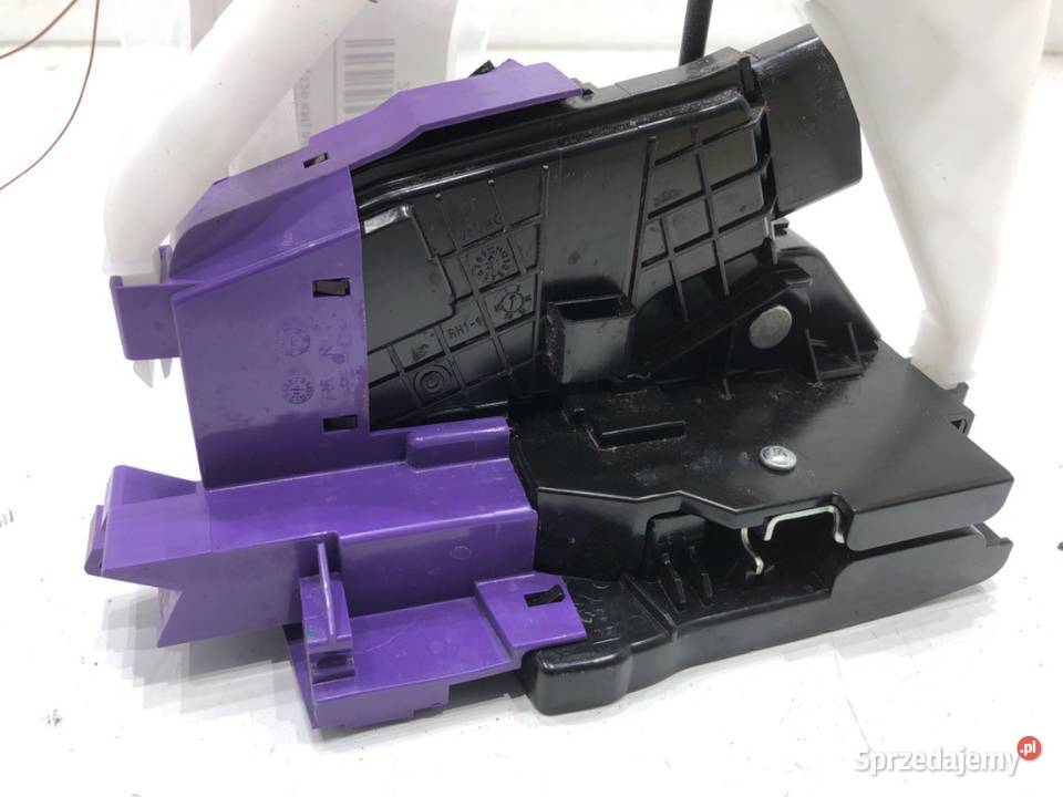 ZAMEK DRZWI PRAWY TYŁ HYUNDAI i30 Hatchback osobowe