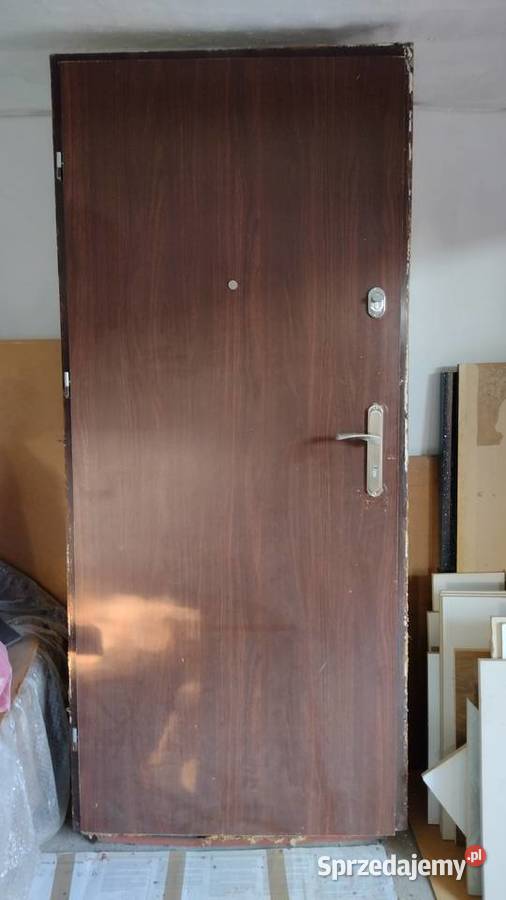 Drzwi wejściowe ciemny orzech z ościeżnicą lewe małopolskie Dąbrowa Tarnowska sprzedam