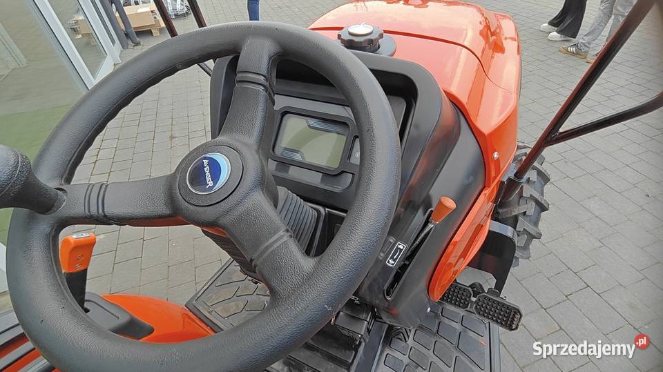 Opis modeluCiągnik kompaktowy AVENGER 26 25 4x4 łódzkie Kutno