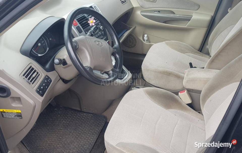 HYUNDAI TUCSON nieuszkodzony