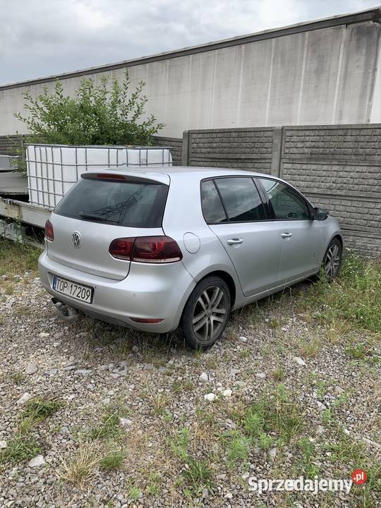 VW Golf beżowy Opatów