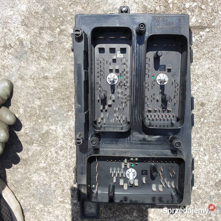 OPEL ZAFIRA B II SKRZYNKA BEZPIECZNIKOW 1534937 Łochowice sprzedam