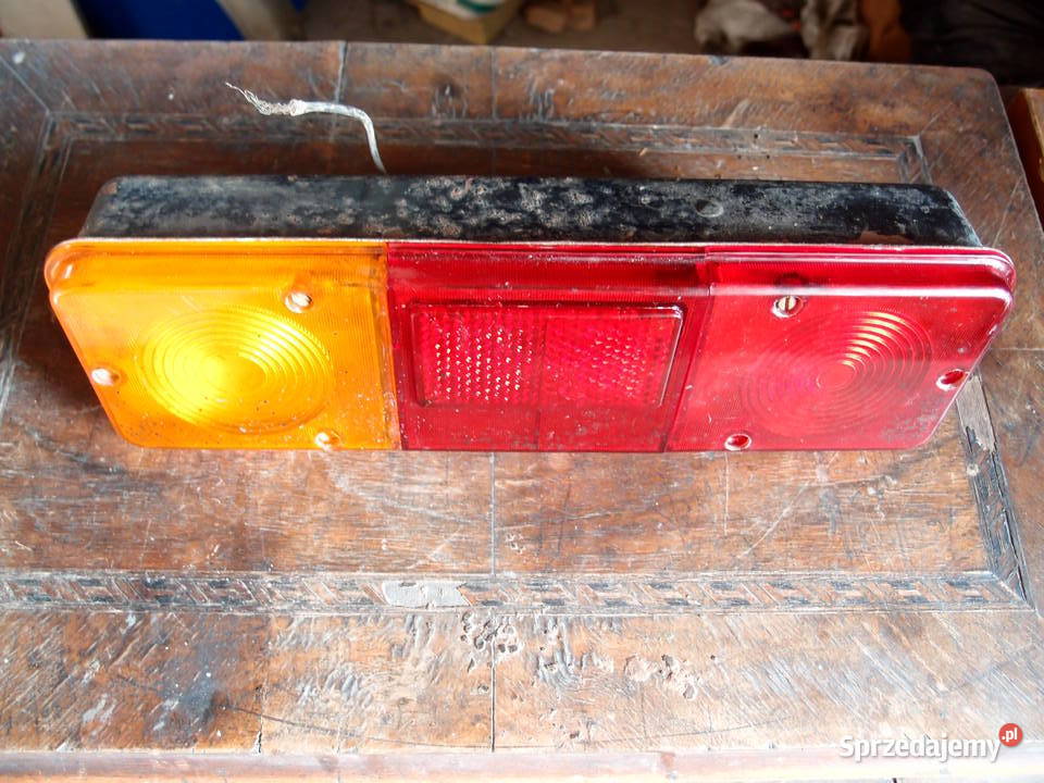lampa tylna zespolona E 551P ZEM produkcja PRL Lampy tylne łódzkie Łódź