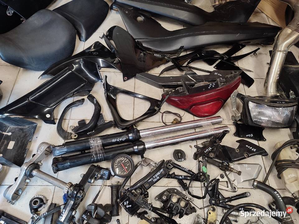Suzuki RF 600 części owiewki siedzenie lampa Jelenia Góra