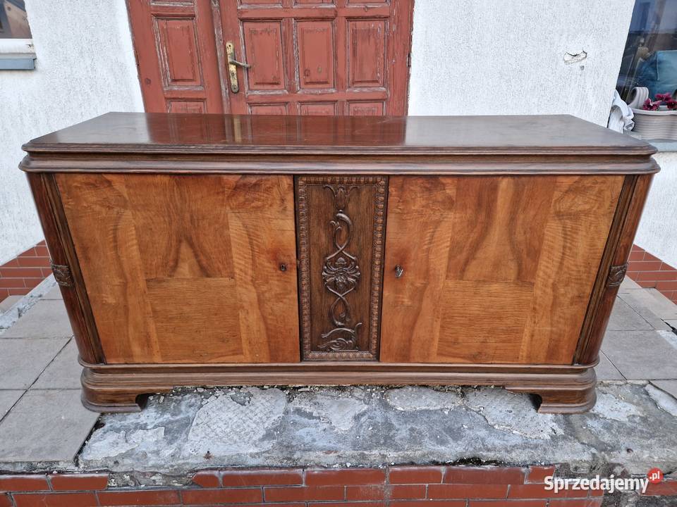 Stary antyczny bufet