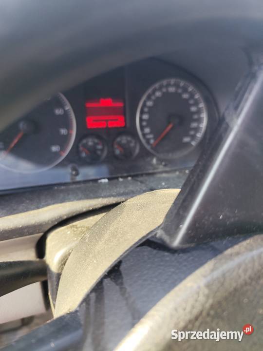 Volkswagen Touran 16 MPI 2005 r nieuszkodzony