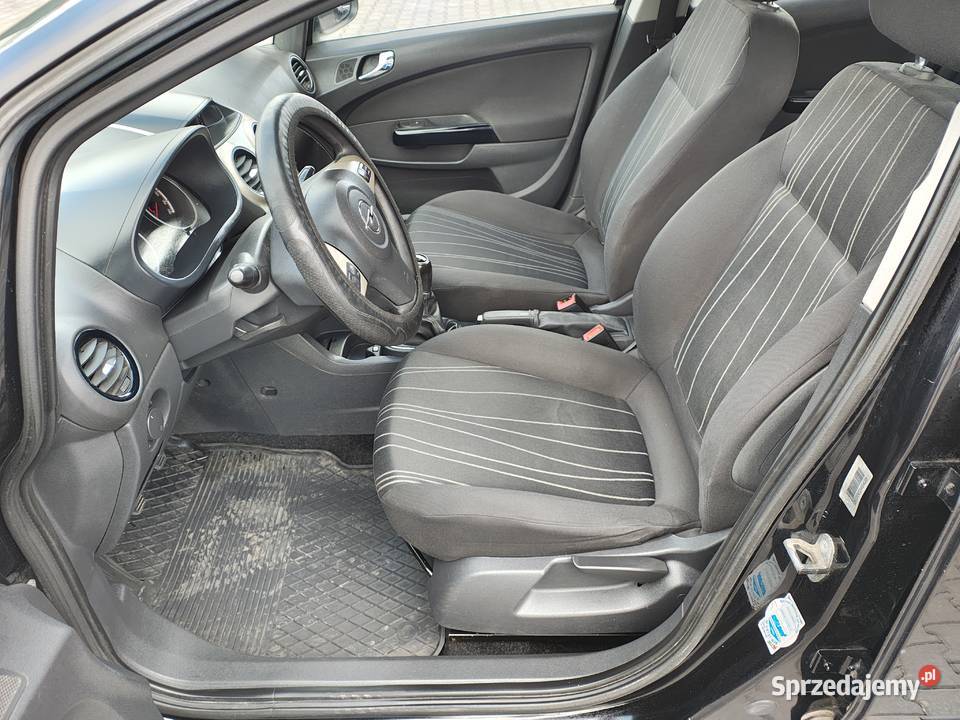 Opel Corsa ZAREJESTROWANY ZIMOWE OPONY elektryczne szyby Zarszyn sprzedam