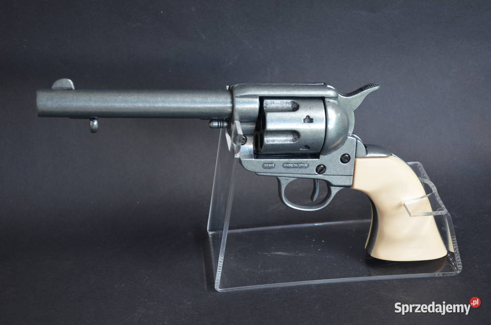 Stojak do ekspozycji repliki broni krótkiej Środa Wielkopolska