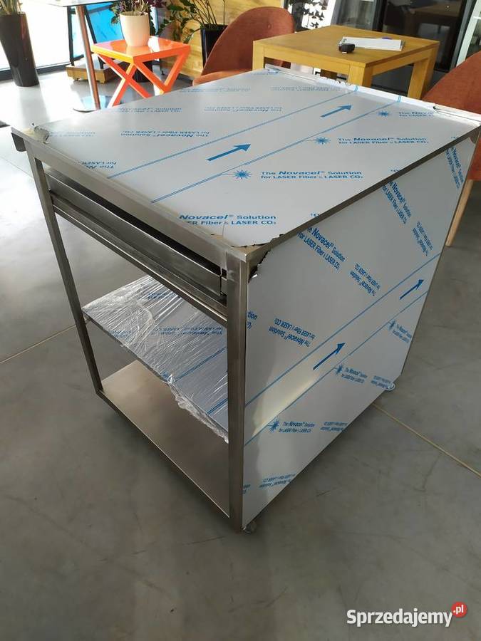 Stół roboczy ze stali nierdzewnej jezdny z Kazuń Polski