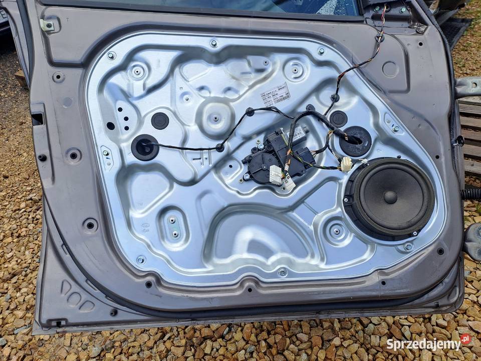 Kia Venga drzwi klapa zderzak kod lakieru NSW i śląskie