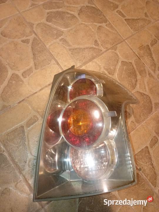 Lampa prawy tył toyota corolla verso Głubczyce sprzedam