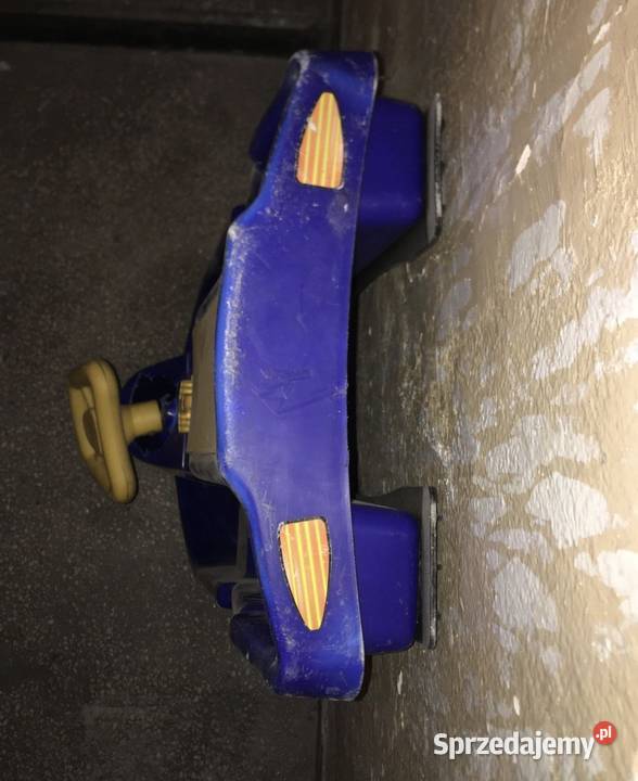 Sanki nartosanki przedstawione na zdjęciu Sanki