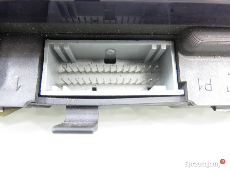 LICZNIK RENAULT ESPACE IV 19 dCi 8200288813E osobowe